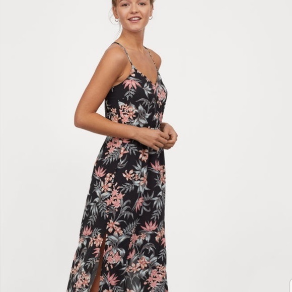 H&M Dresses & Skirts - H&M Floral Maxi Dress